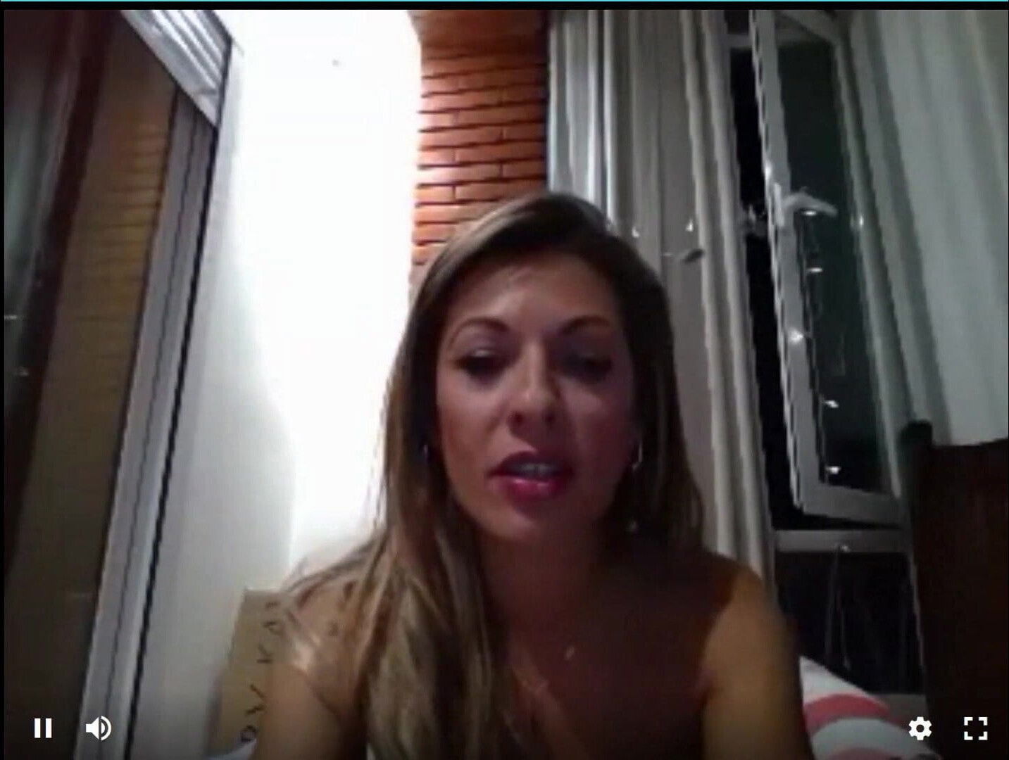 Webcam Whore Naomi Burning deep throats a dildo