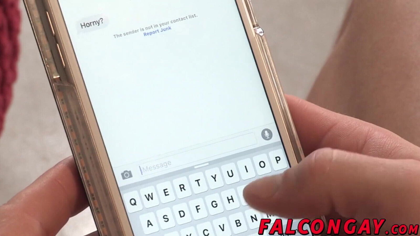 Muscular Ryan Rose thrashes asshole with