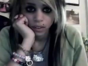 Emo tee cam