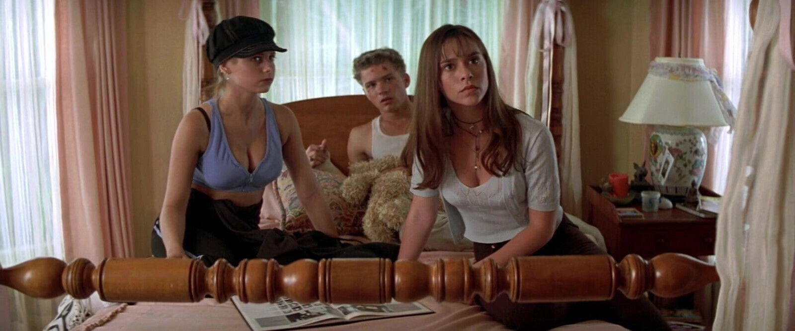 Sarah Michelle Gellar, Jennifer Love Hewitt - I Know What...