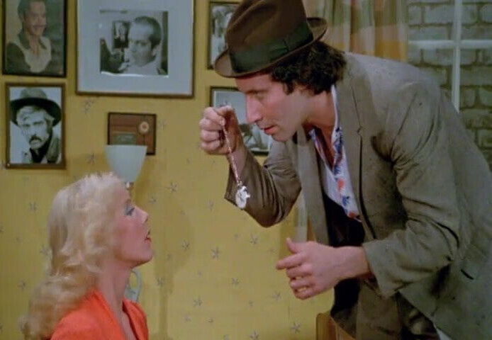 Candy Goes To Hollywood (Full - 1979)