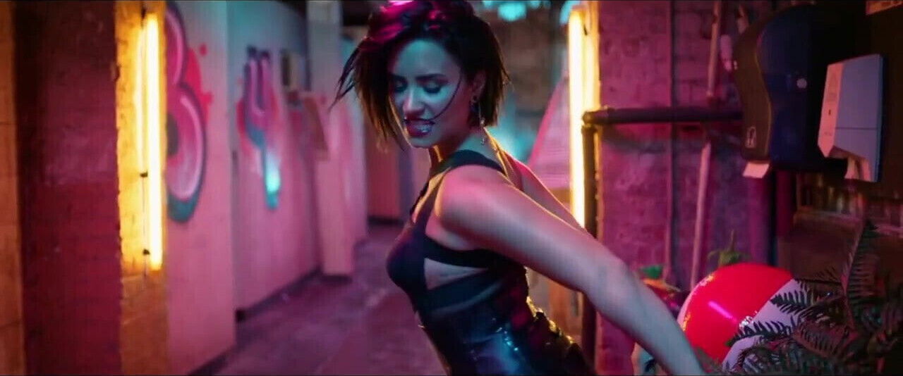 Demi lovato clip cool of the summers 