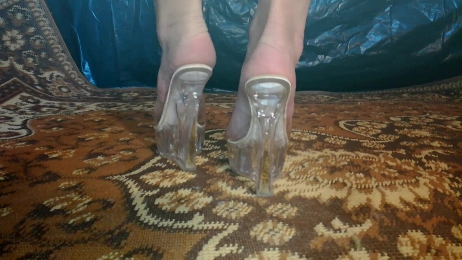 Lady L walking with sexy mules stile scrap.