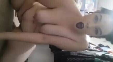 Chubby bbw emo goth fingers pussy