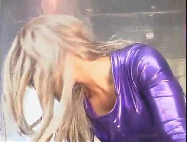 DareDoll 5b: DareDoll Minx Thinks Something Stinks