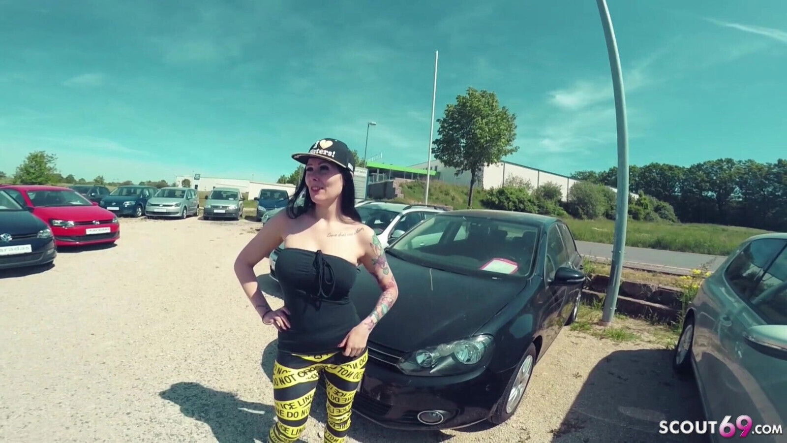 GERMAN YOUNG LEGGINGS TEEN FUCK CAR SELLER TO GET DISCOUNT