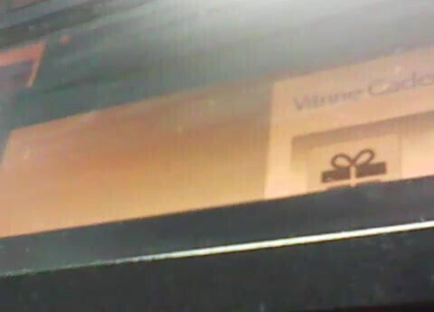 jeune malgache qui se masturbe avec une aubergine