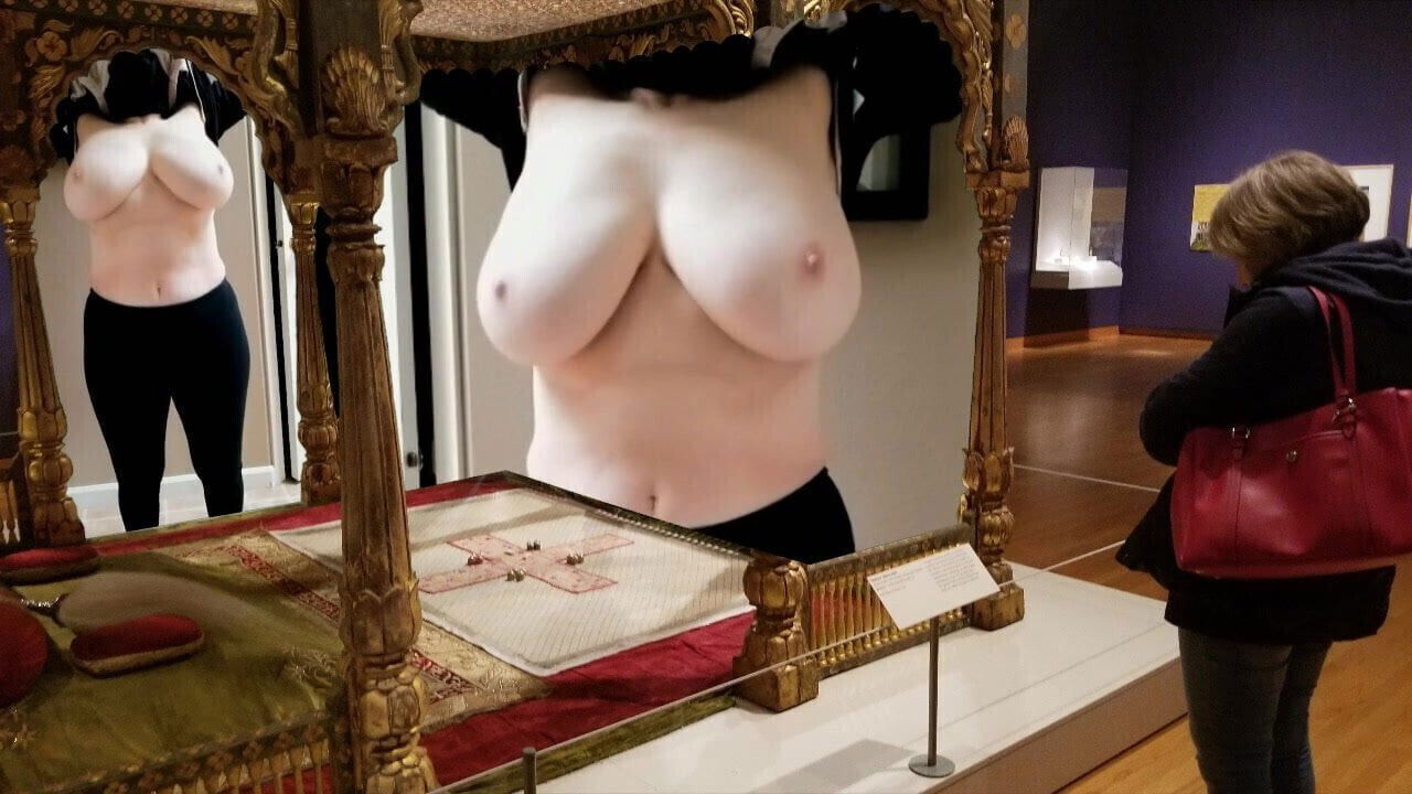 Mature hottie naked body as a work of art