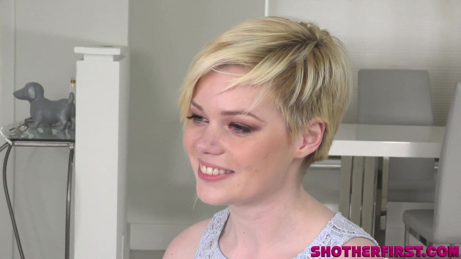 Cute young girl first porn scene