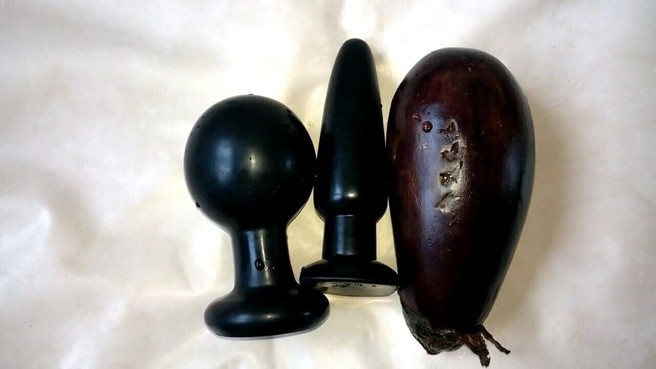 2 godes pour une bonne dilatation 2 dildos for good dilatio