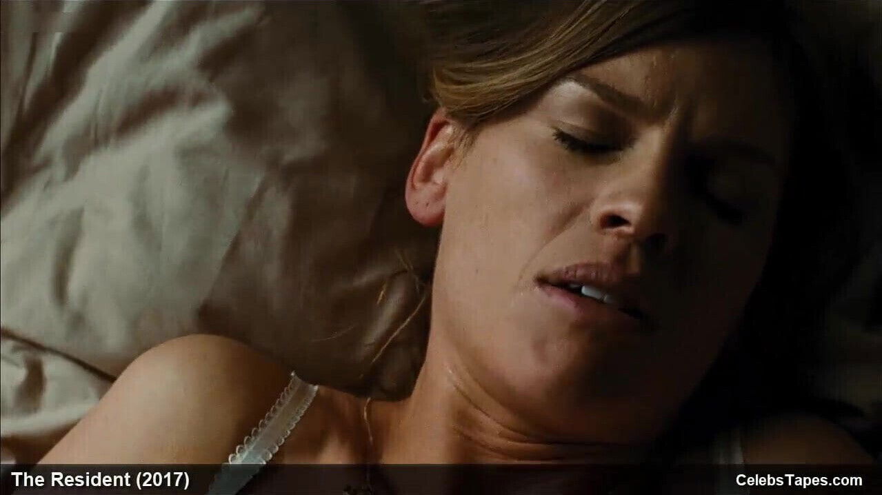 Celebrity Hilary Swank Almost Naked And Erotic Movie Scenes