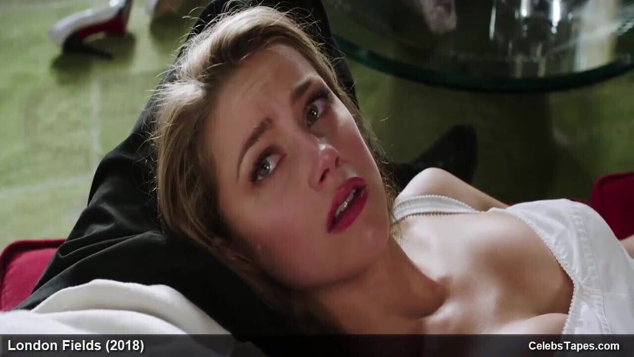 Celebrity Amber Heard Nude Striptiase Scenes