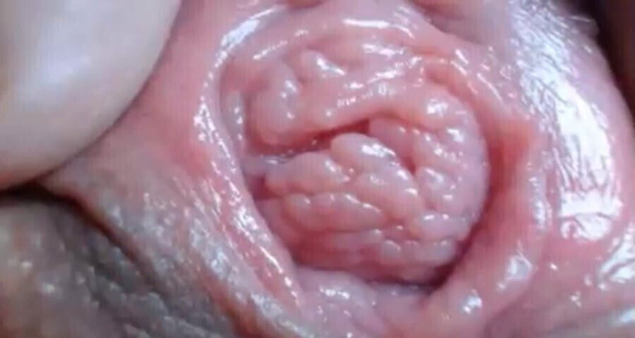 Wet Pussy close-up with squirting on LatinaCamTV