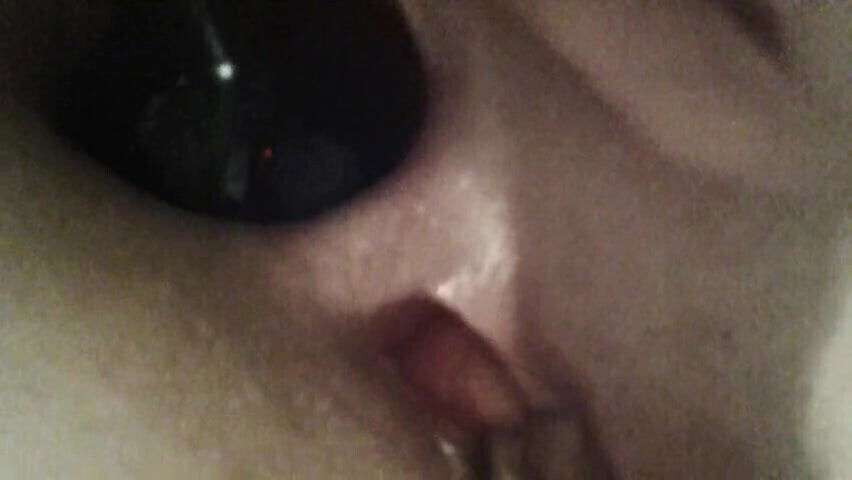 Milf Slut Stretching pussy part1