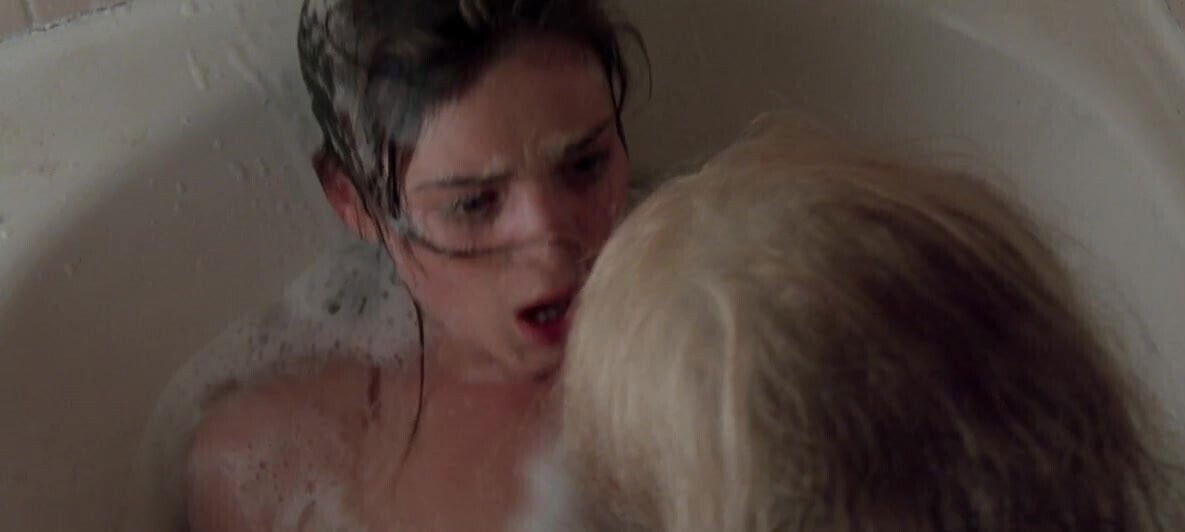Gabrielle Anwar - Body Snatchers (1993)