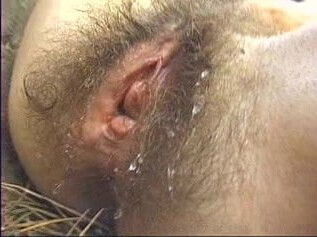 Cool off huge hairy pussy