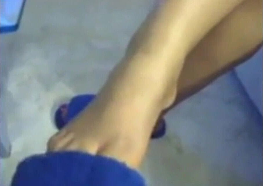 Ebony Dangling Slippers