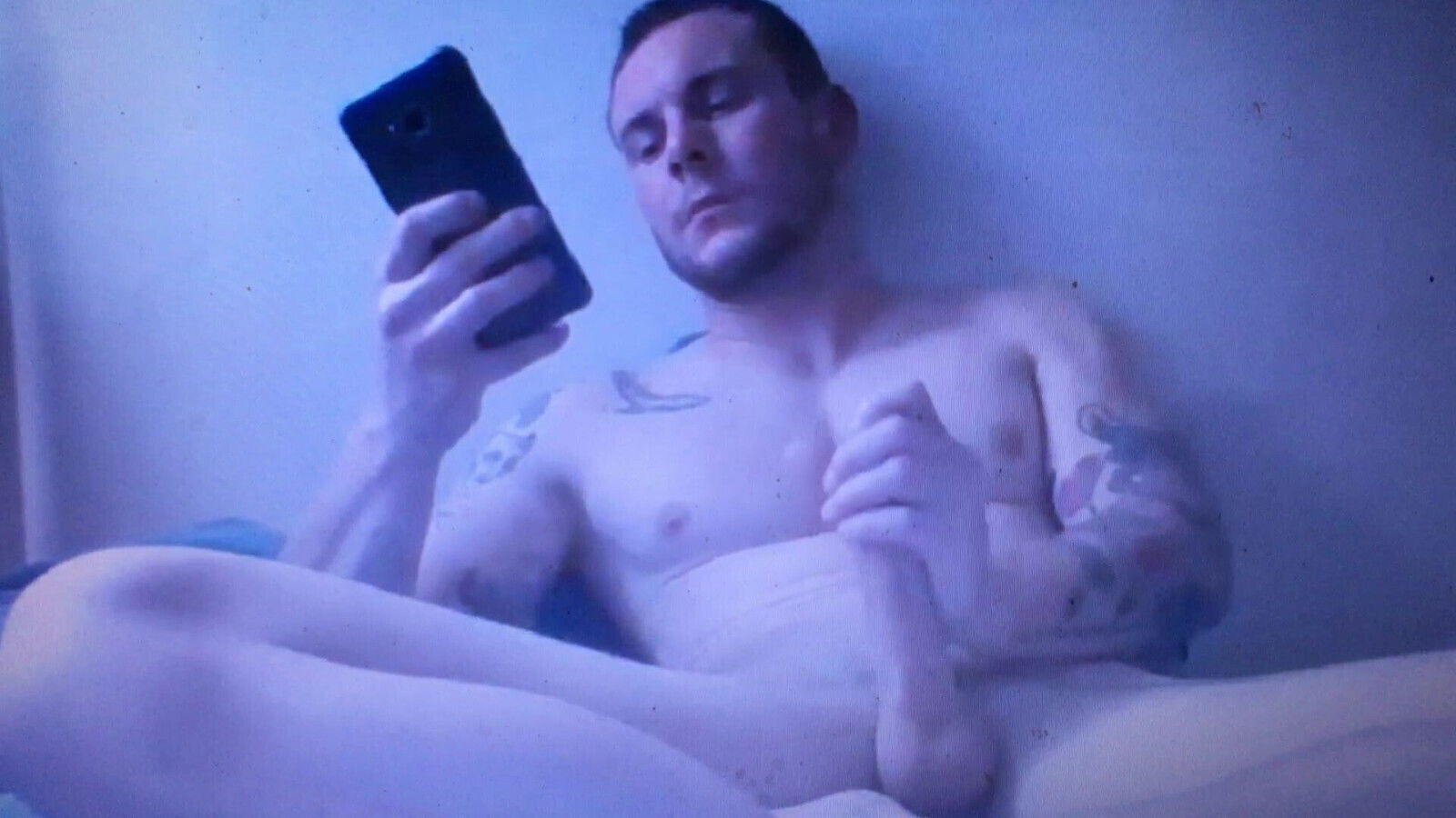 Straight bearded tattooed muscle dude big hung dick cumming