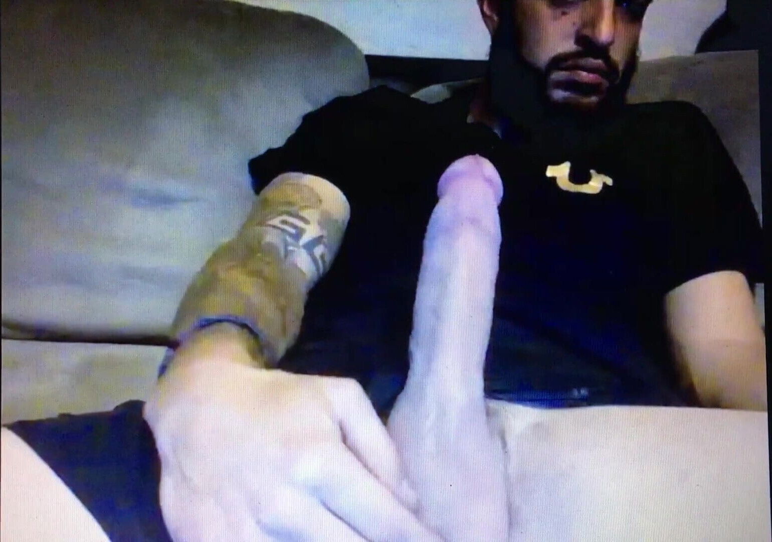 Bearded tattooed horse hung Latino jerking dick