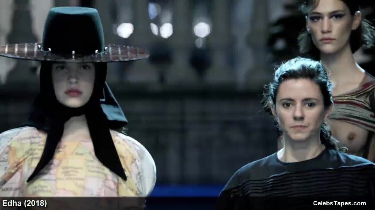 Juana Viale, Sophia Castiglione & Delfina Chaves Sex Scenes