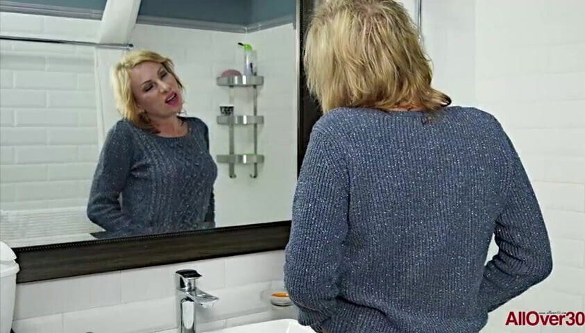 Kate S Masturbating In The Tub with Showerhead on AllOver30