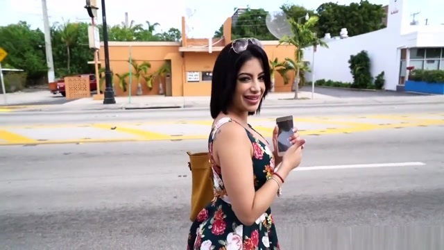 Kitty Caprice Latina Babe Loves Cash