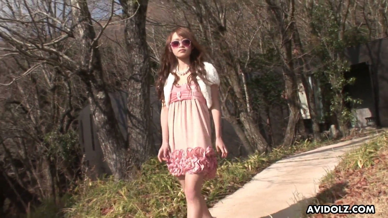 Amazing Japanese hottie in sunglasses Ayumi Inamori gives a fantastic blowjob