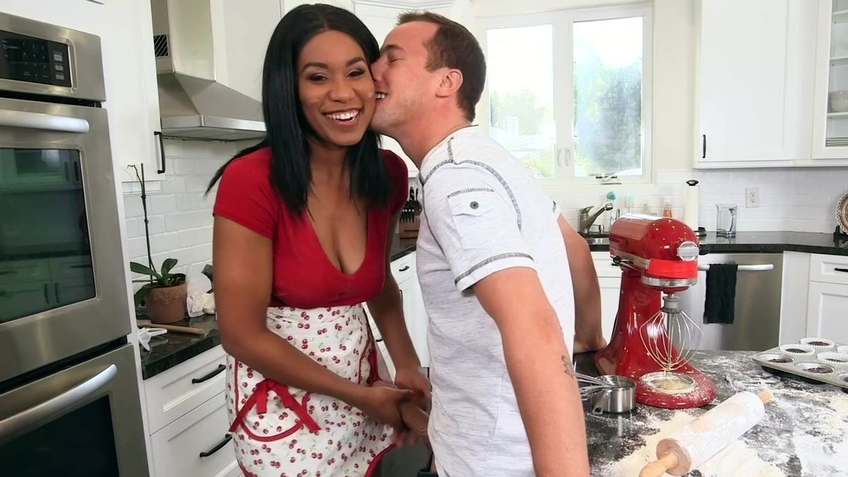 Tight ebony milf gets inches creamy pussy