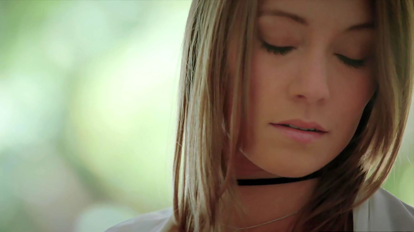 Real estate agent Kirsten shamelessly fucks black client