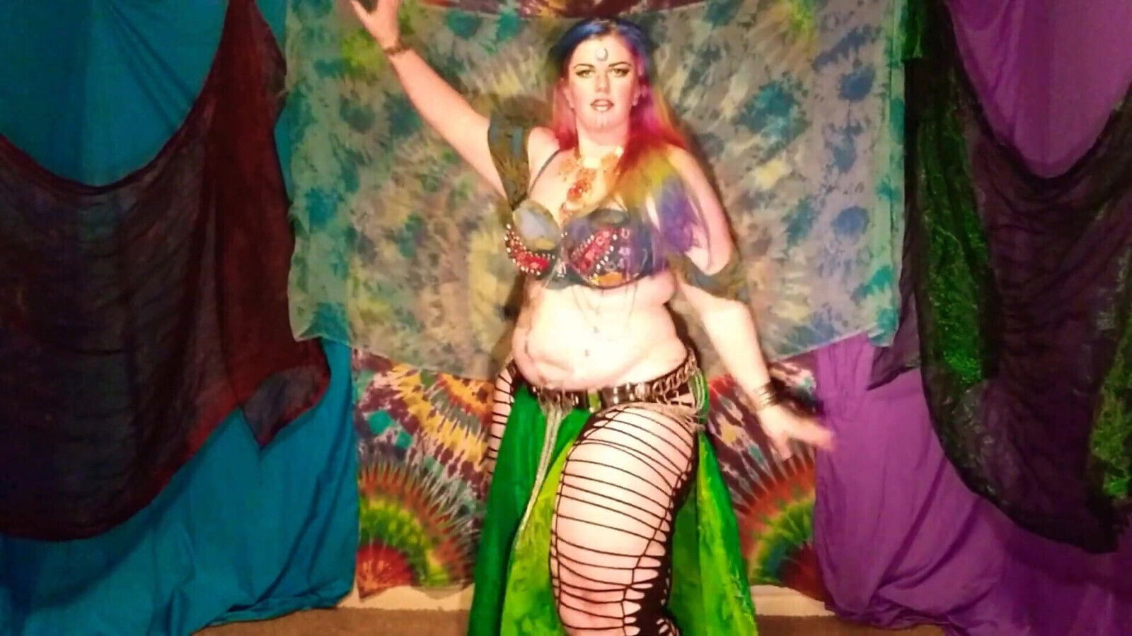 Super Thick Young Dancing