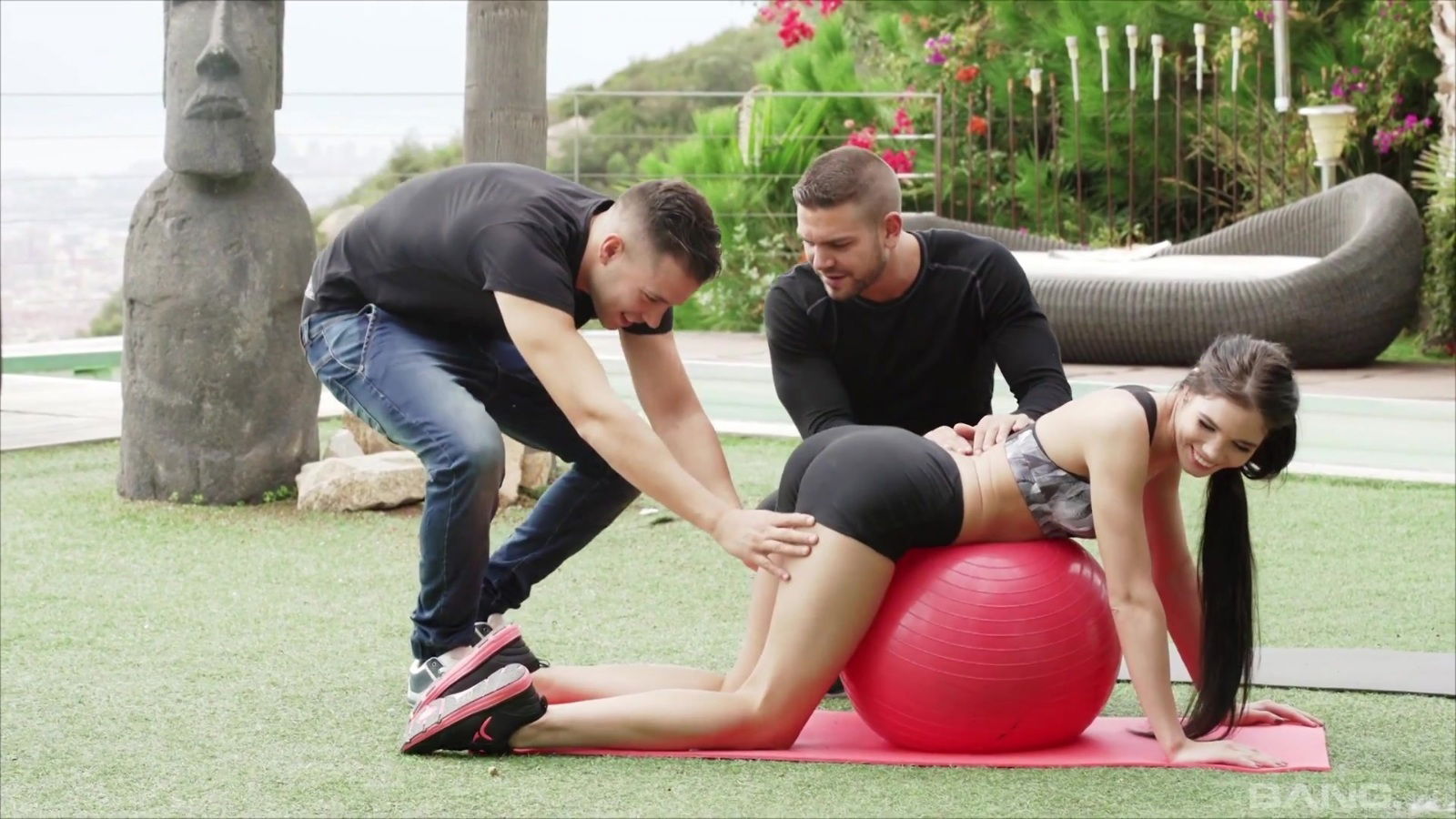 Close cumshot mouth sporty teen Lavana threesome