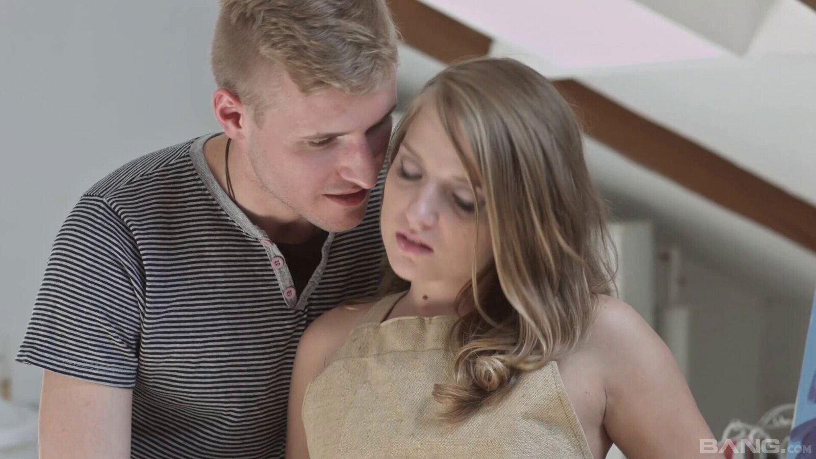 Beautiful Sofi Goldfinger spreads legs dong