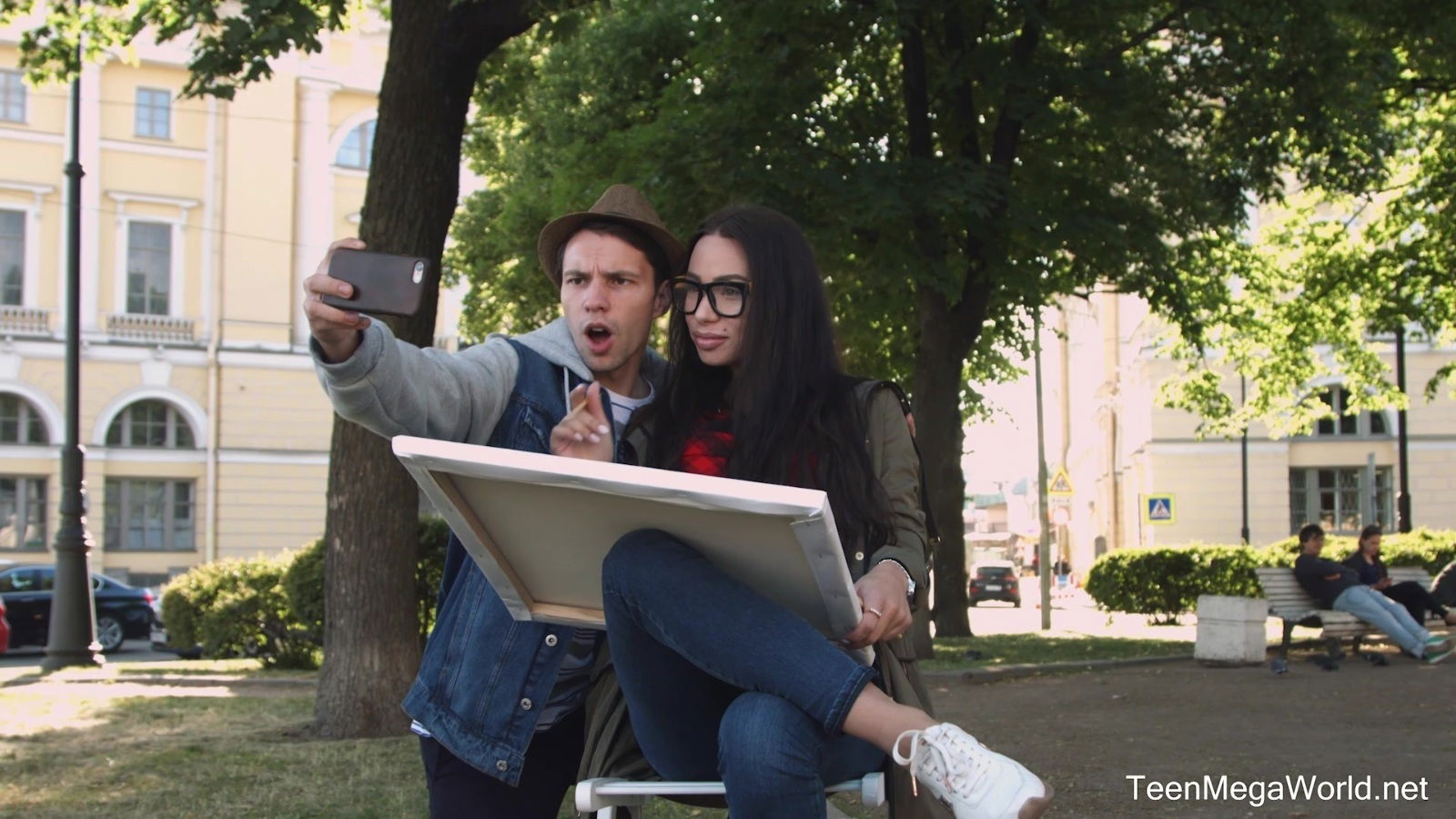 Sexy brunette Regina Sparks fucks with friend