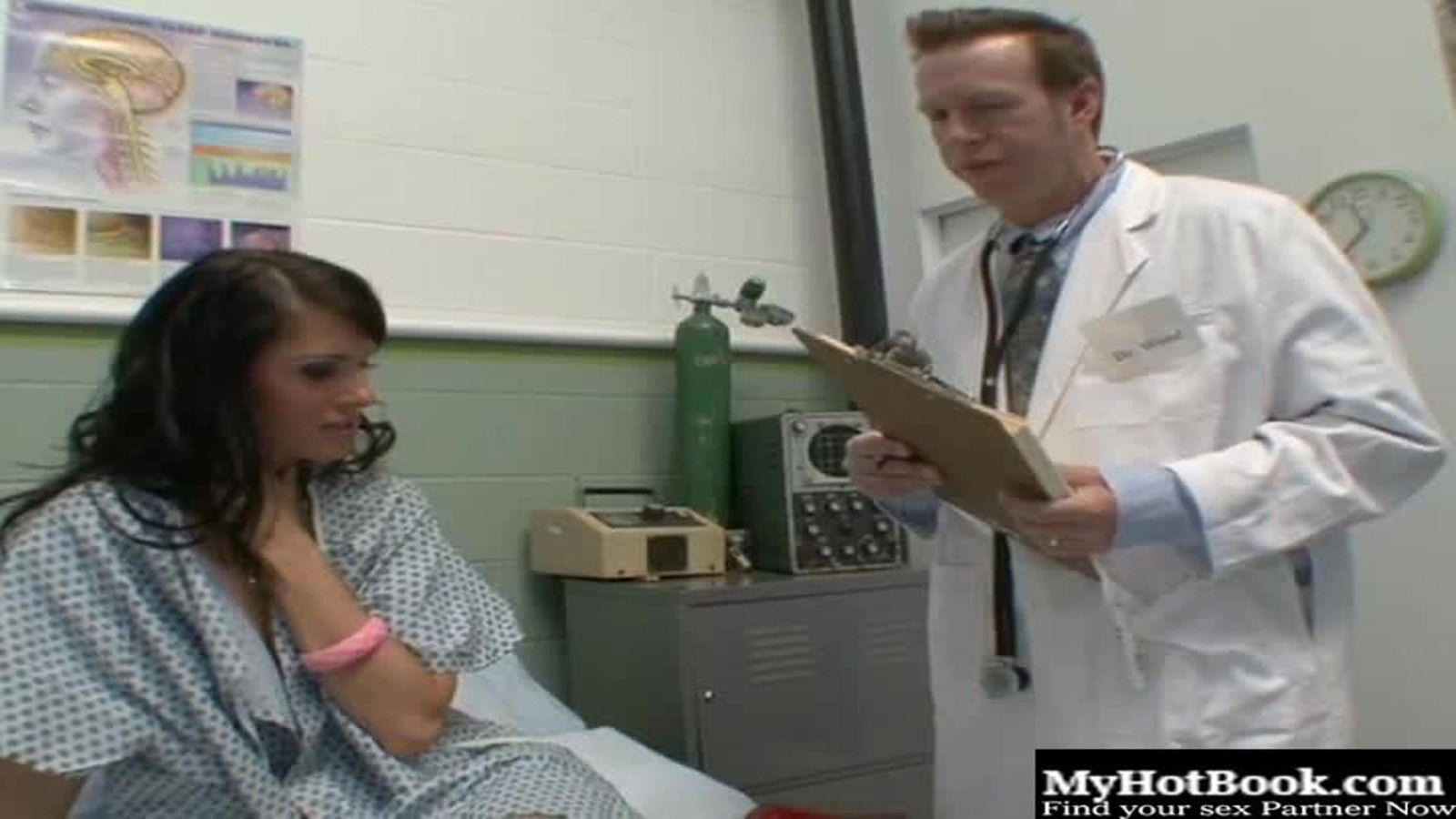 Jennifer Dark knows around