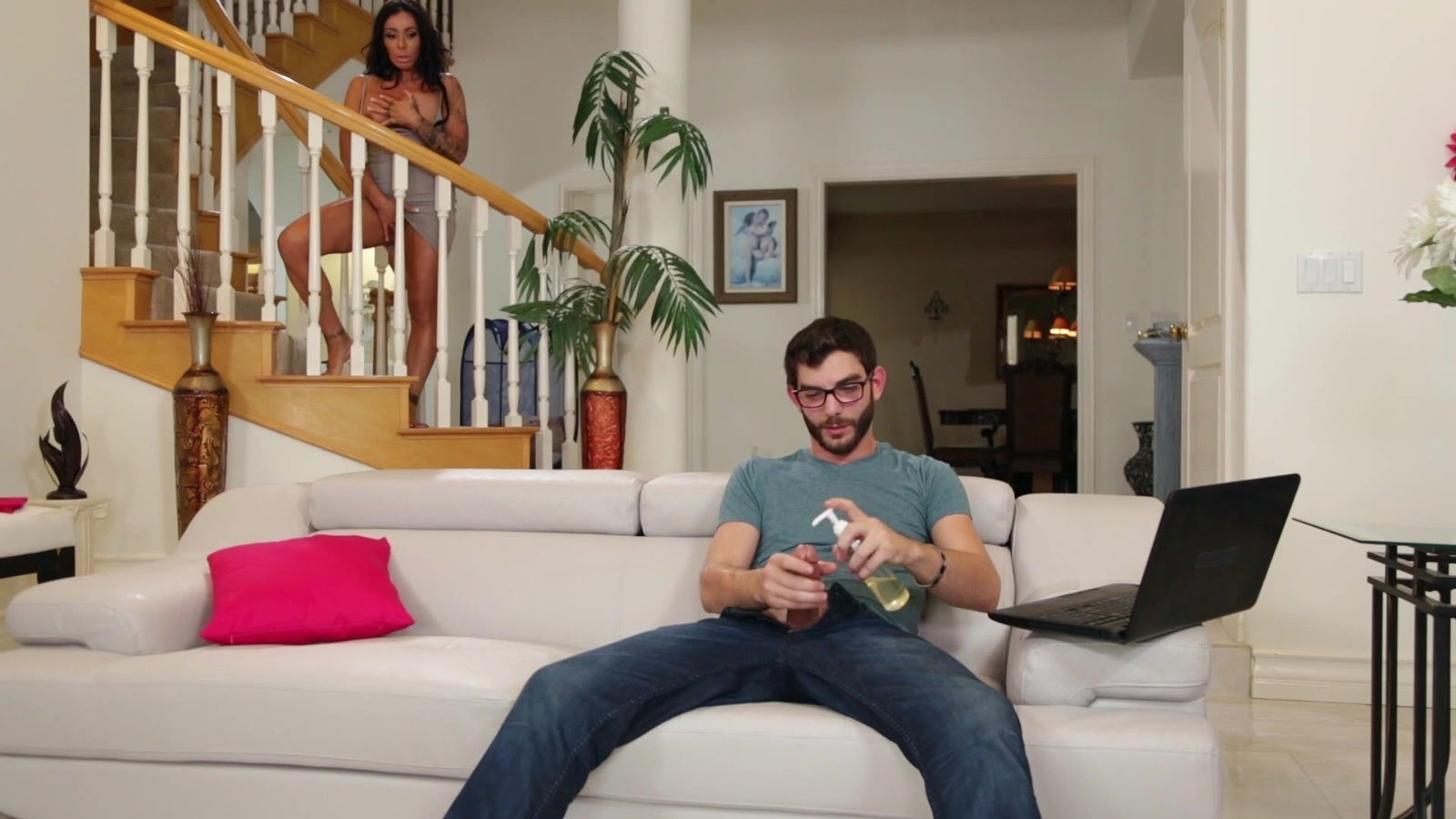 Hardcore doggy style riding with MILF Simone Garza