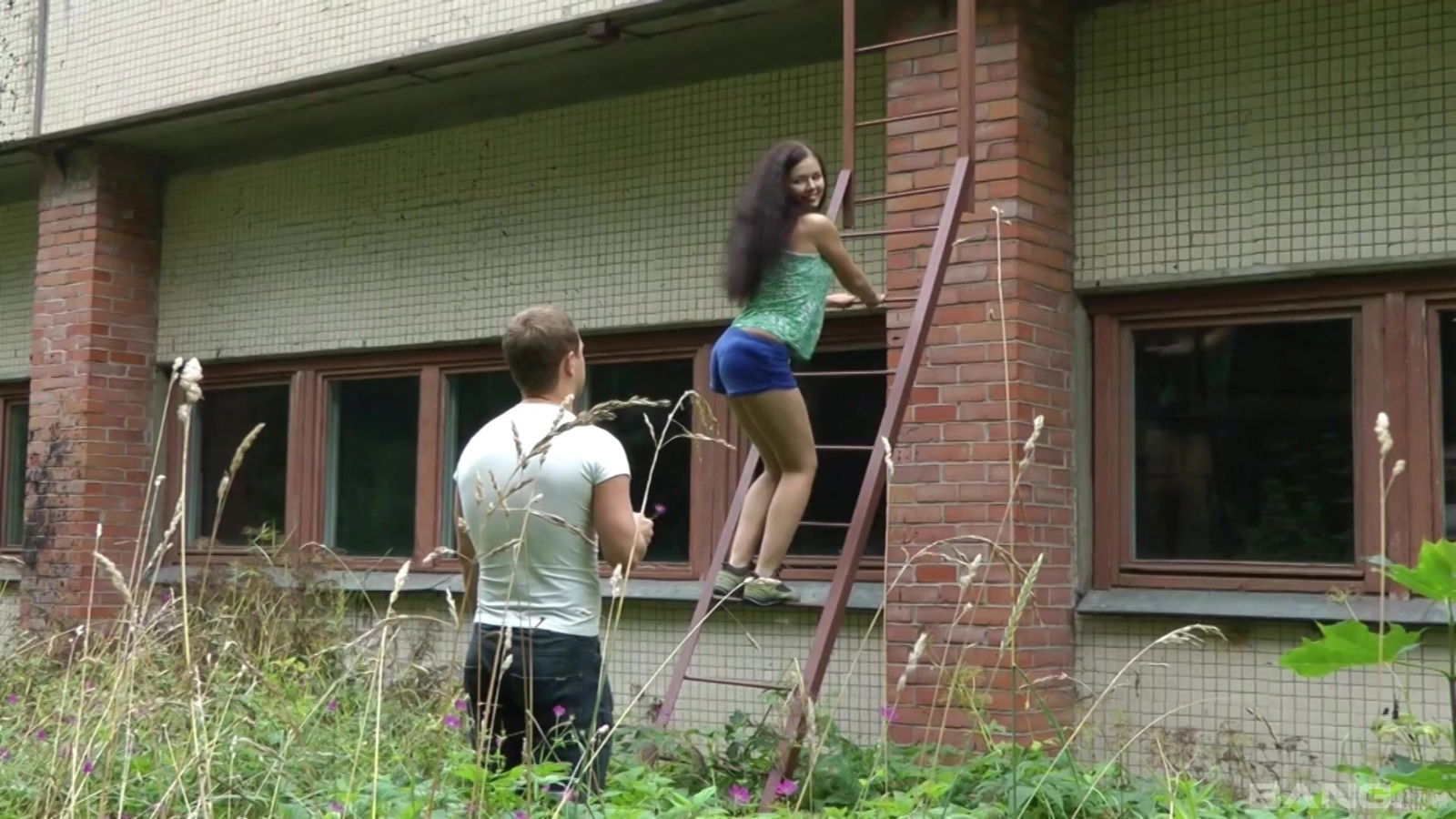 Teen brunette Angel Dickens climbs roof fuck with
