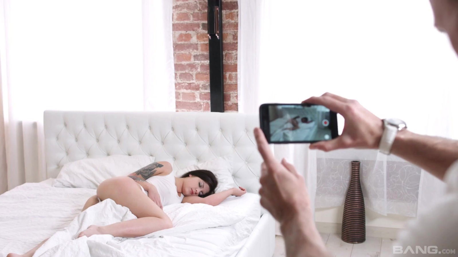 wakes Rebecca Rainbow gives pounding lifetime