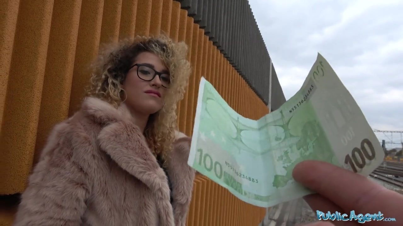 Public Agent Spanish clean-shaven slit torn outdoors public