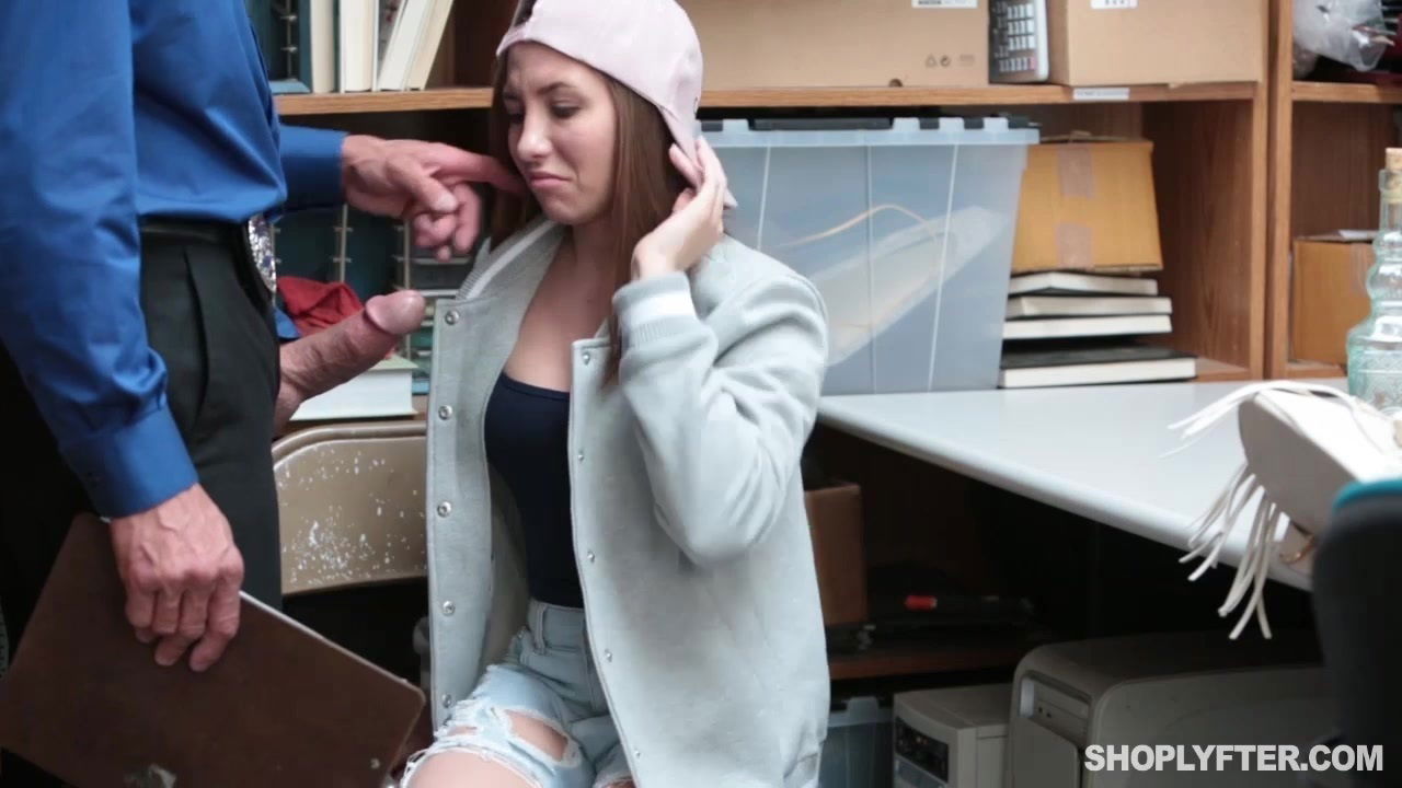 Teen Hayden Hennesy gets shaven tight cunt nailed security