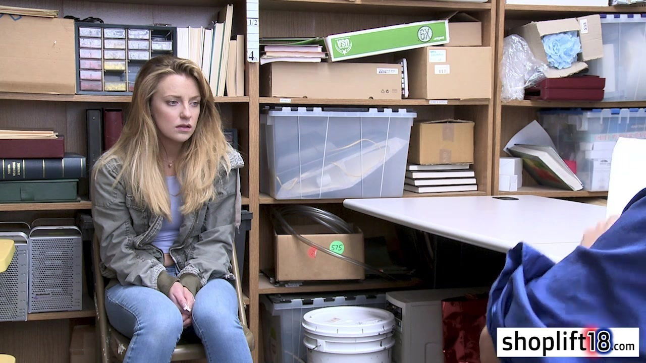 Blondie 18yo schoolgirl busted because stole clothes