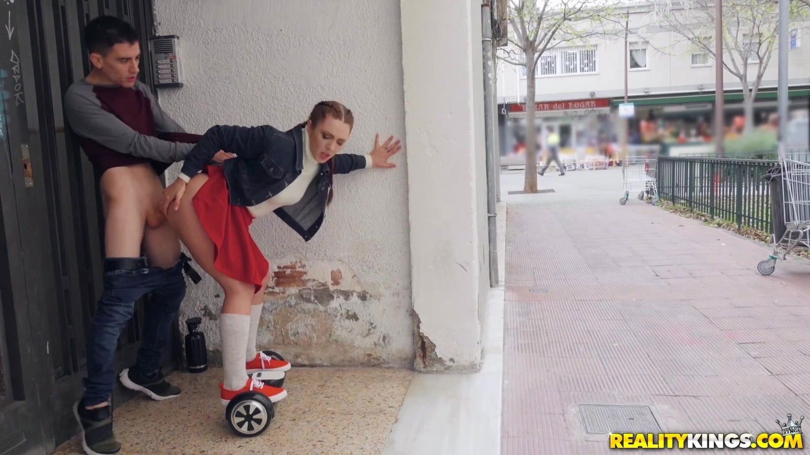 Pamela Sanchez gets fucked Jordi public place!