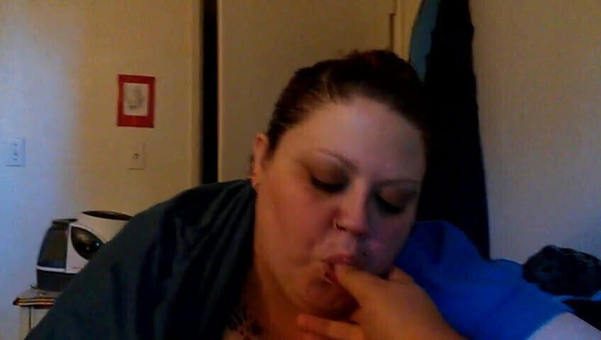 Ladymonarch420 sucking her ex hubby's chubby 