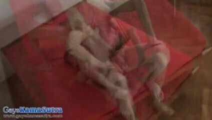 Gays Kamasutra pose: Golden Gate