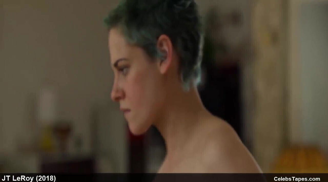 Diane Kruger & Kristen Stewart naked wild actions