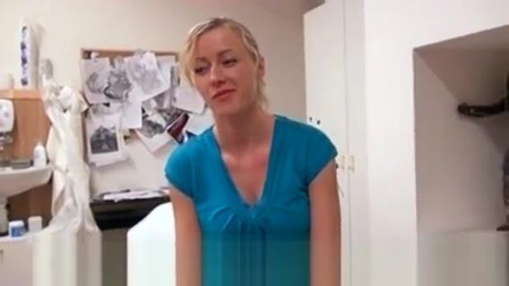 Euro Girlnextdoor Gets Naked For Cash