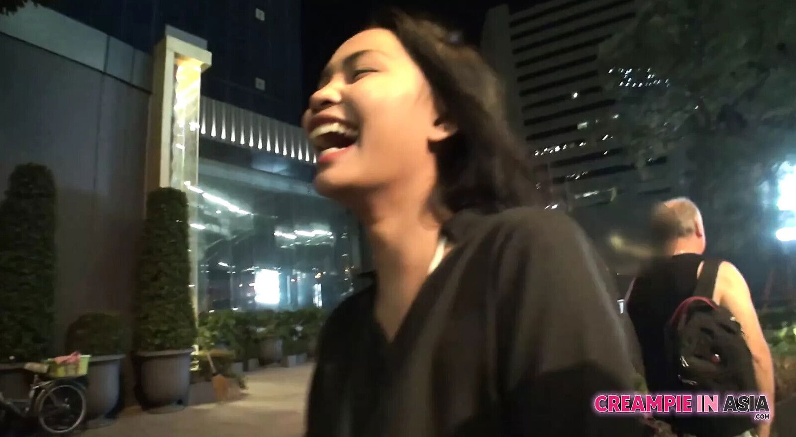 Pretty young Thai hooker picked street & creampie