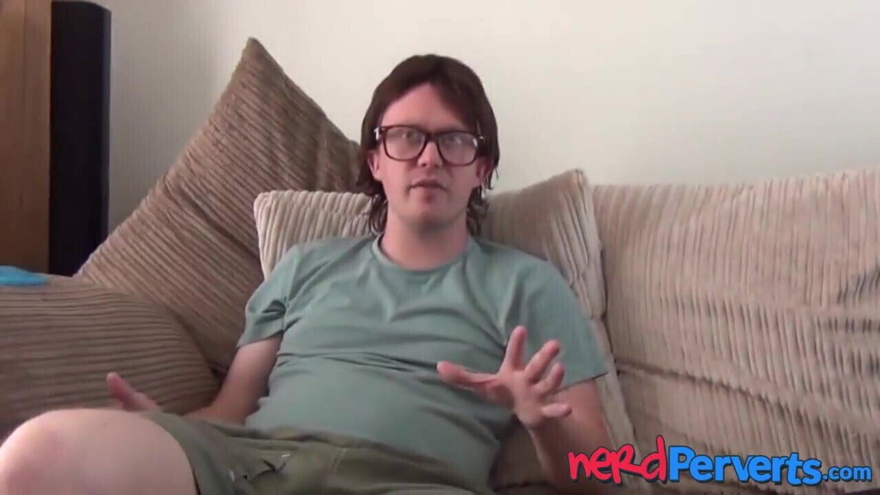 Amateur chokes nerd dick moaning fills hole