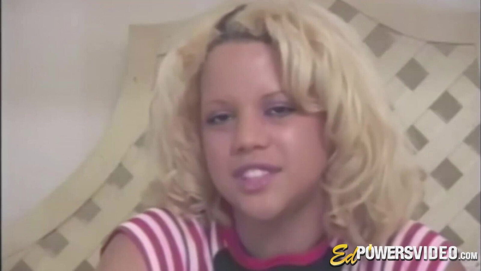 Pierced debutante Velvet drains condom after pounding