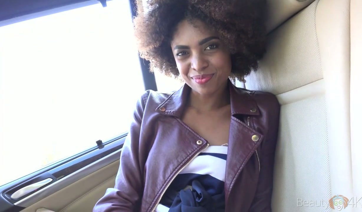 Tight bodied curly haired vixen Luna Corazon loves she's wild