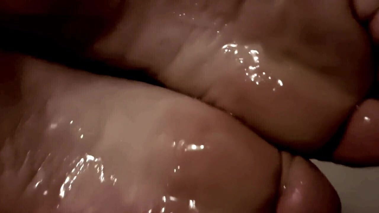 cumshot friend soles! Huge load fountain